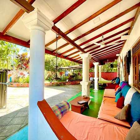 Rockstel Towers Backpacker Hostel Unawatuna Exterior photo