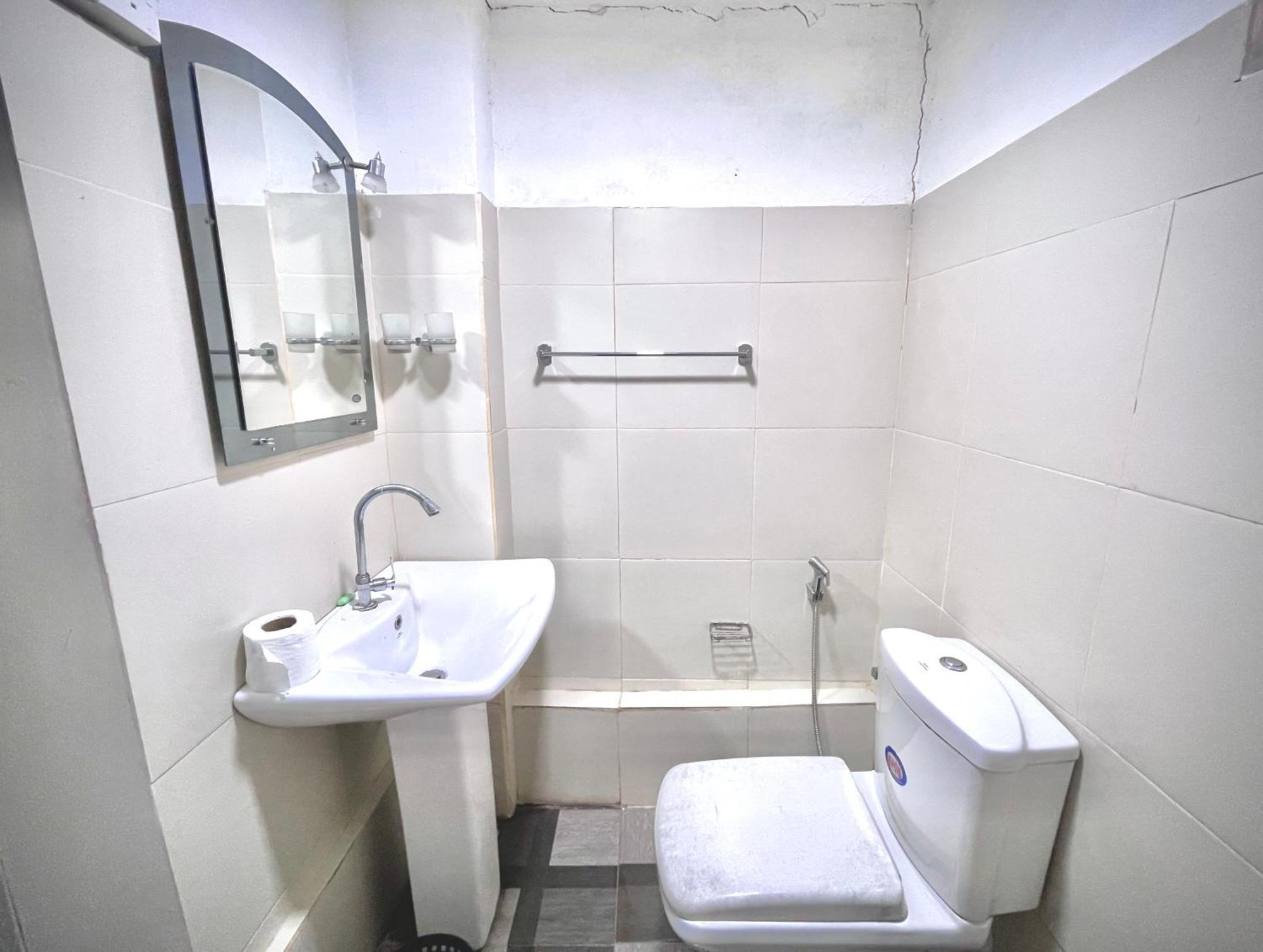 Rockstel Towers Backpacker Hostel Unawatuna Exterior photo