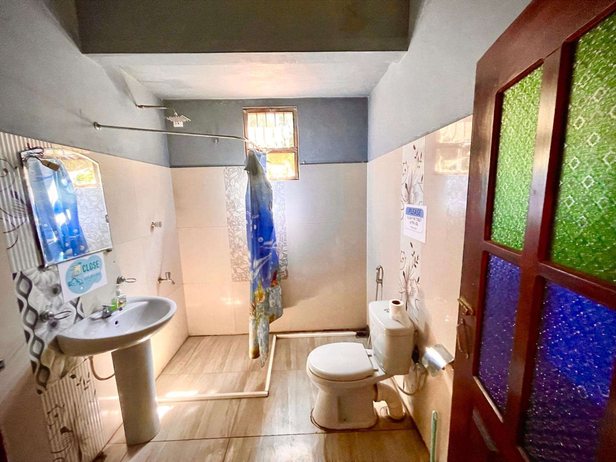 Rockstel Towers Backpacker Hostel Unawatuna Exterior photo
